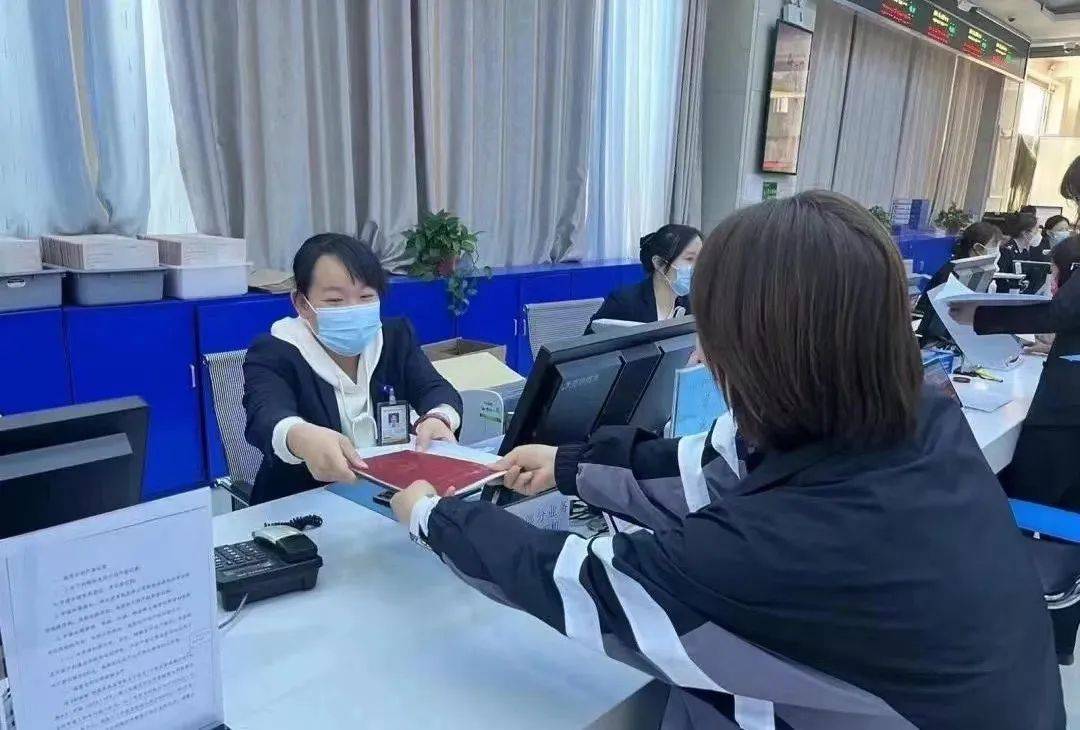 我市多措并举打通"证结" 全力化解不动产"办证难"_小区_问题_住户