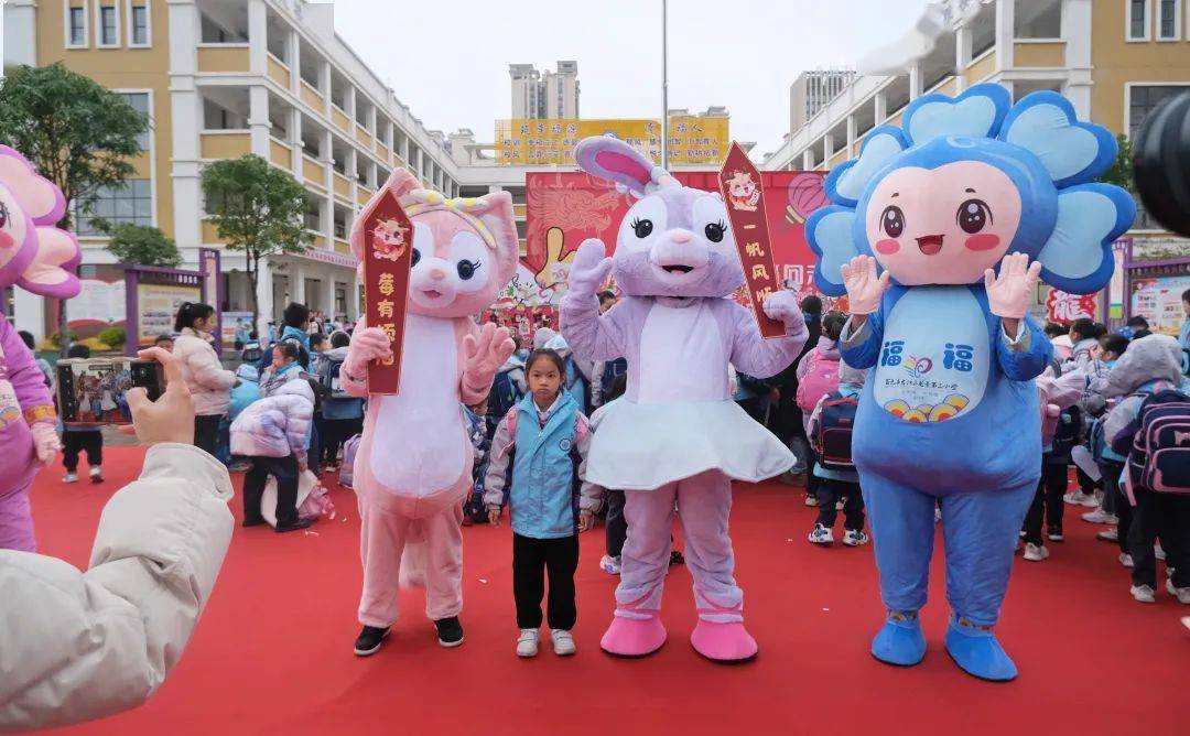 新学期 新气象——百色城区中小学"迎新"现场扫描