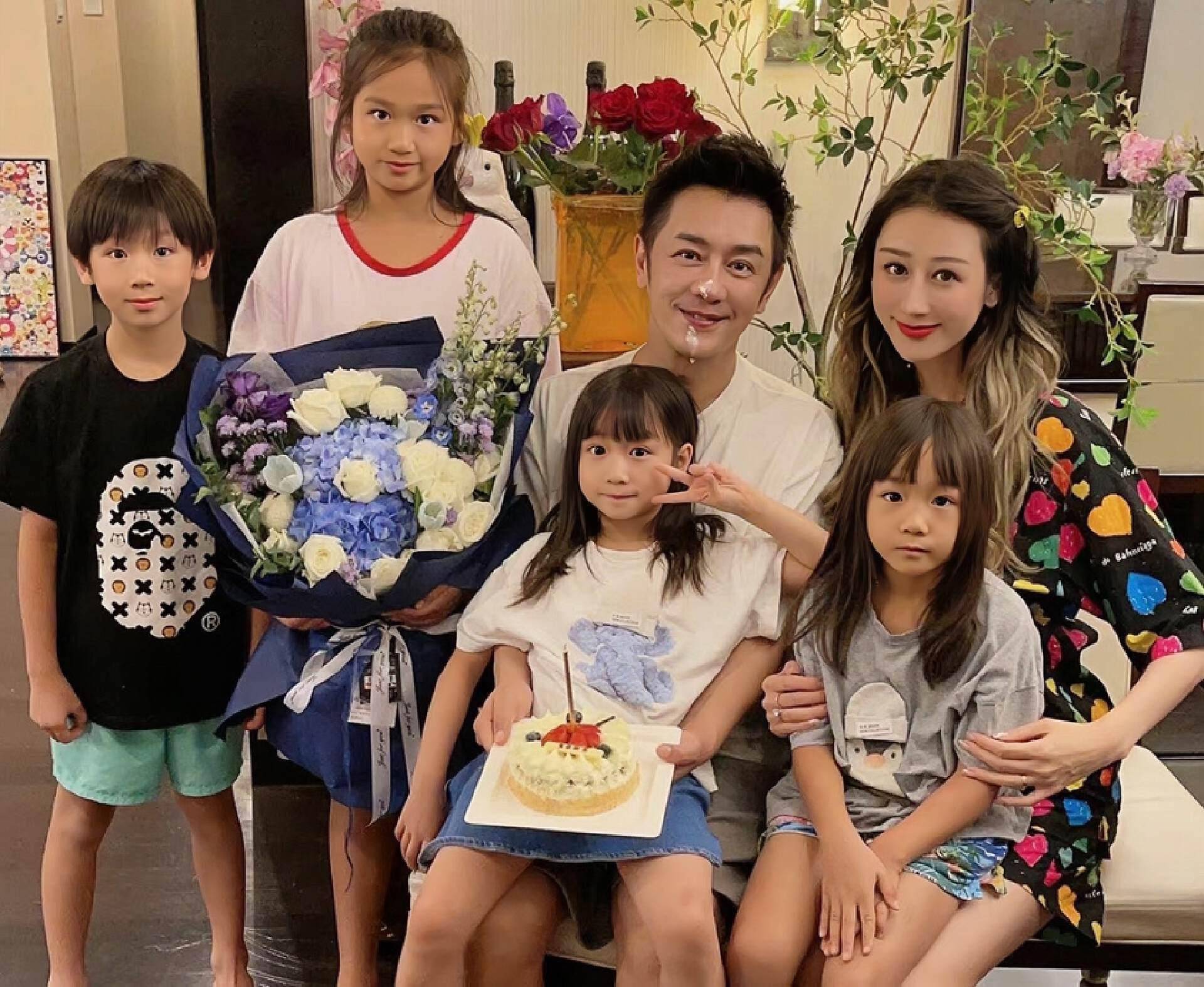 陈浩民宣布回香港定居,弃月租14万豪宅,一家六口住180平自购房_孩子