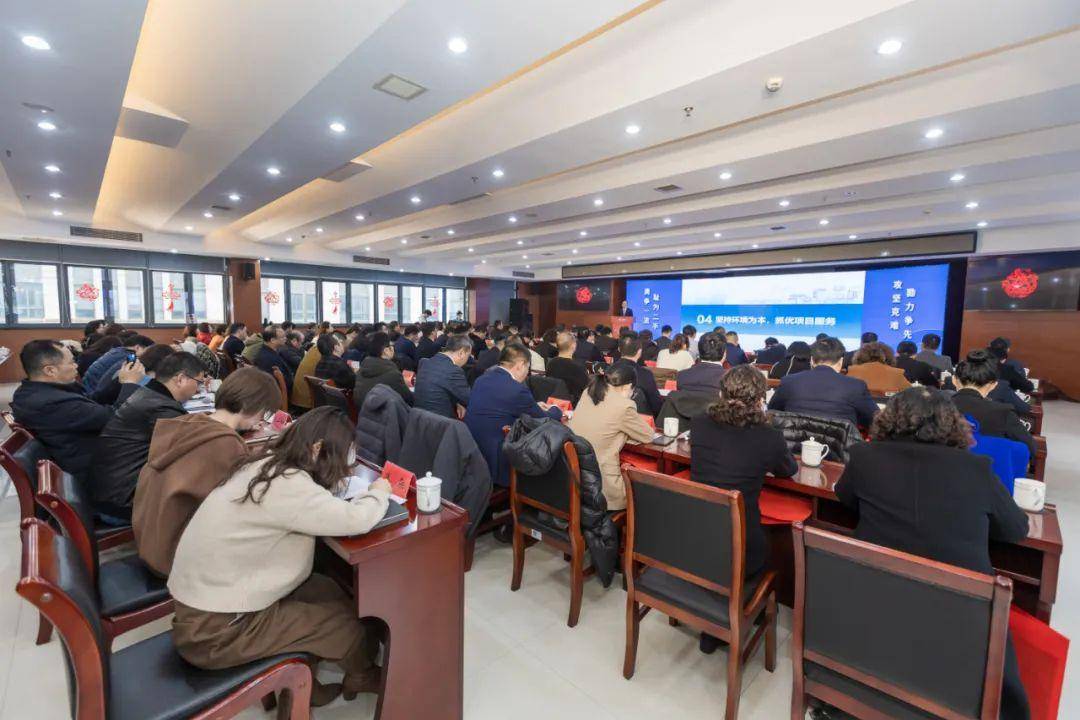 党工委书记孙立峰表示,将围绕产业园区,村级经济,运河文化等特色优势