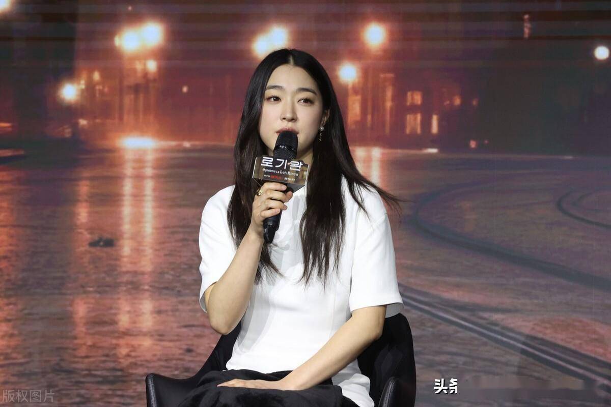 当地时间2024年2月27日,韩国首尔,崔成恩亮相电影《路基完》制作发布