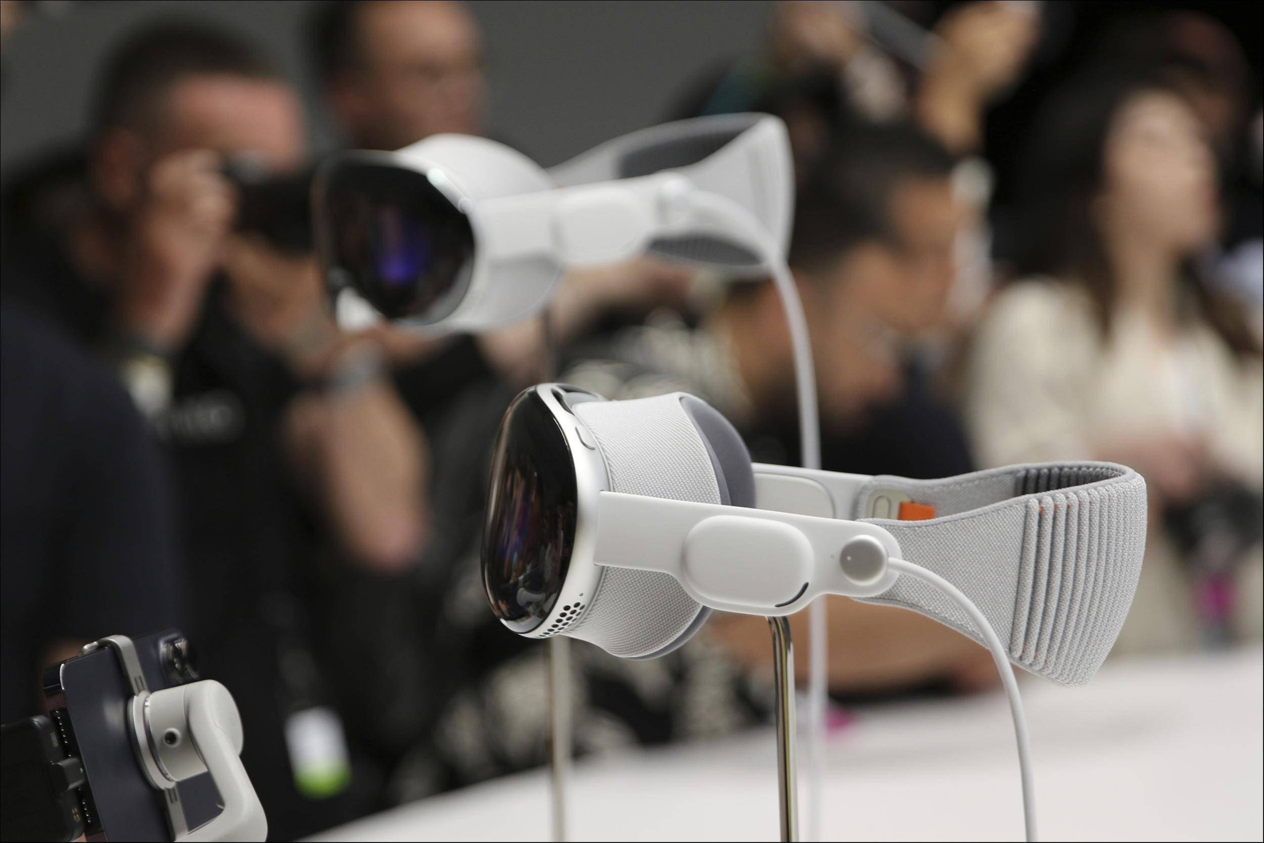 苹果的"救命稻草",普通人的淘金船票_vision_pro_张凡和