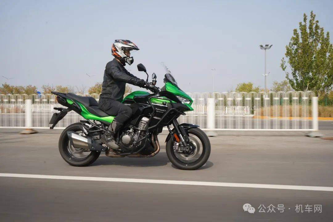 jc君测评:川崎versys 1000,心有猛虎,细嗅蔷薇_搜狐汽车_搜狐网