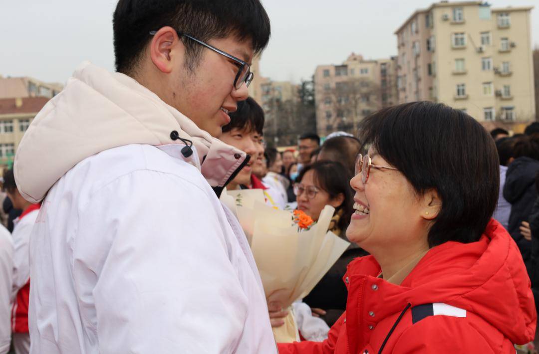 青岛各高中百日誓师"花式"送祝福,仪式感满满!_高三_学子_高考