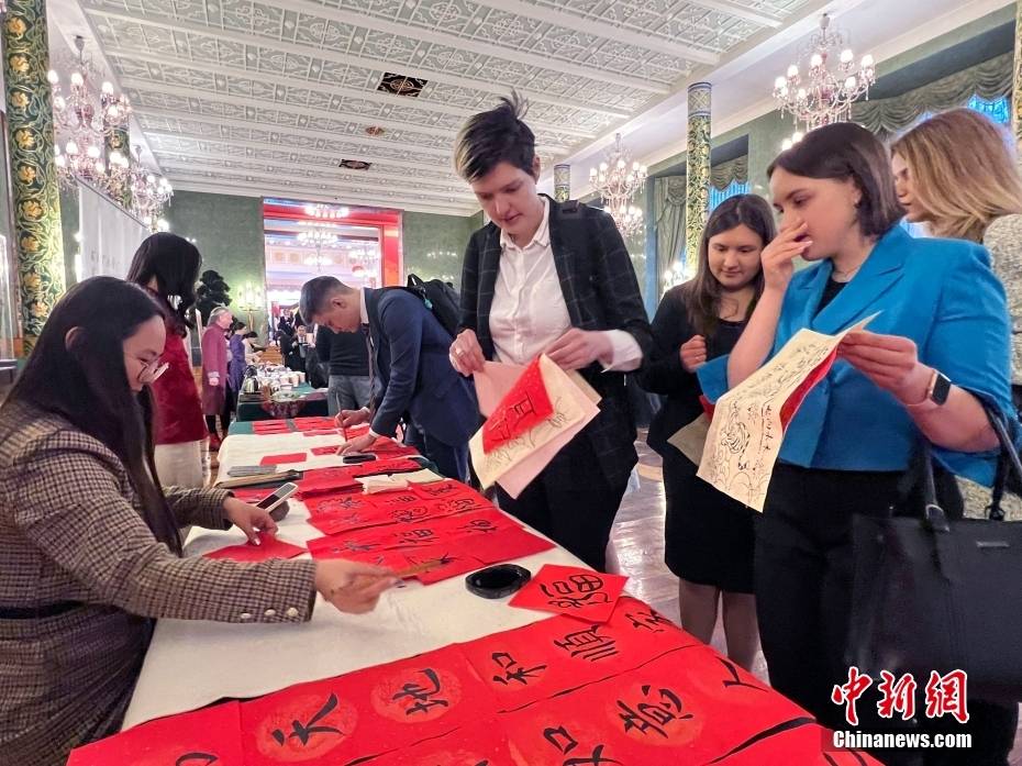 中新社记者 田冰 摄当地时间2月27日,中国