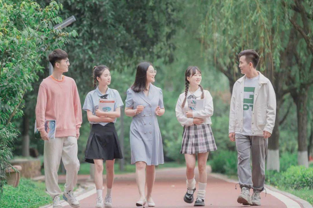 高考倒计时100天 | 梦启百日,笔耕不辍——致高考