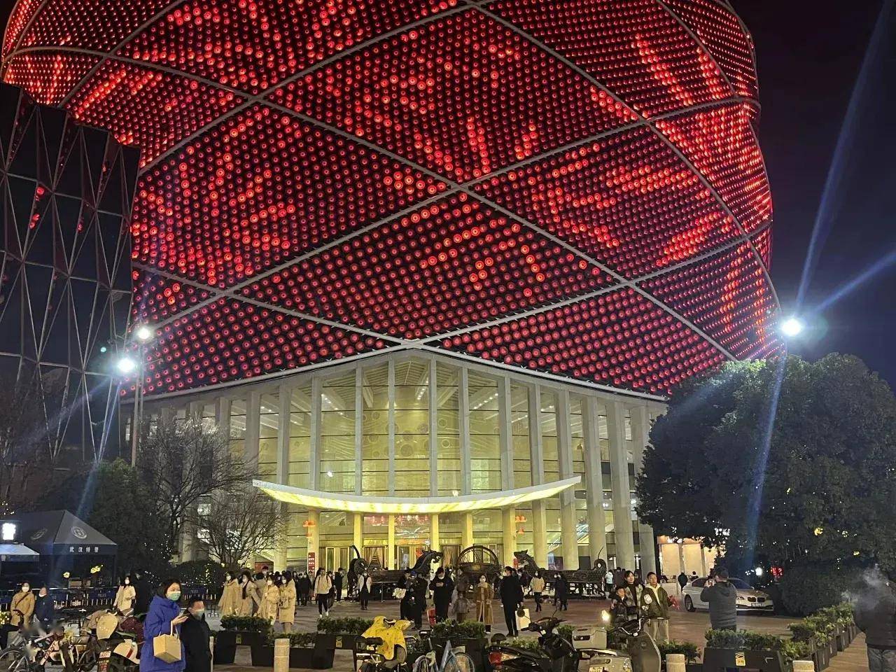 巫启贤2024"红尘来去梦太傻"亚洲巡回演唱会在万达汉秀剧场启动_武汉