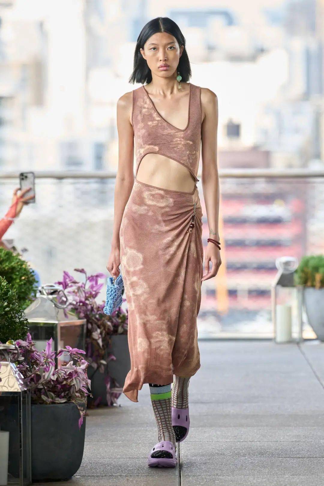 有趣的下摆设计 | 54张秀场高清大图带你了解针织服装下摆的设计门道