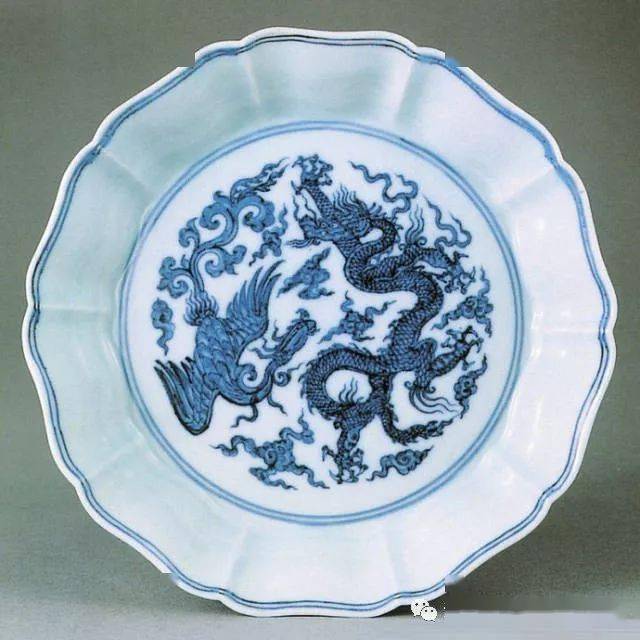 宣德青花瓷器鉴定,文中这些基本要点要把握_纹饰_釉面_绘画