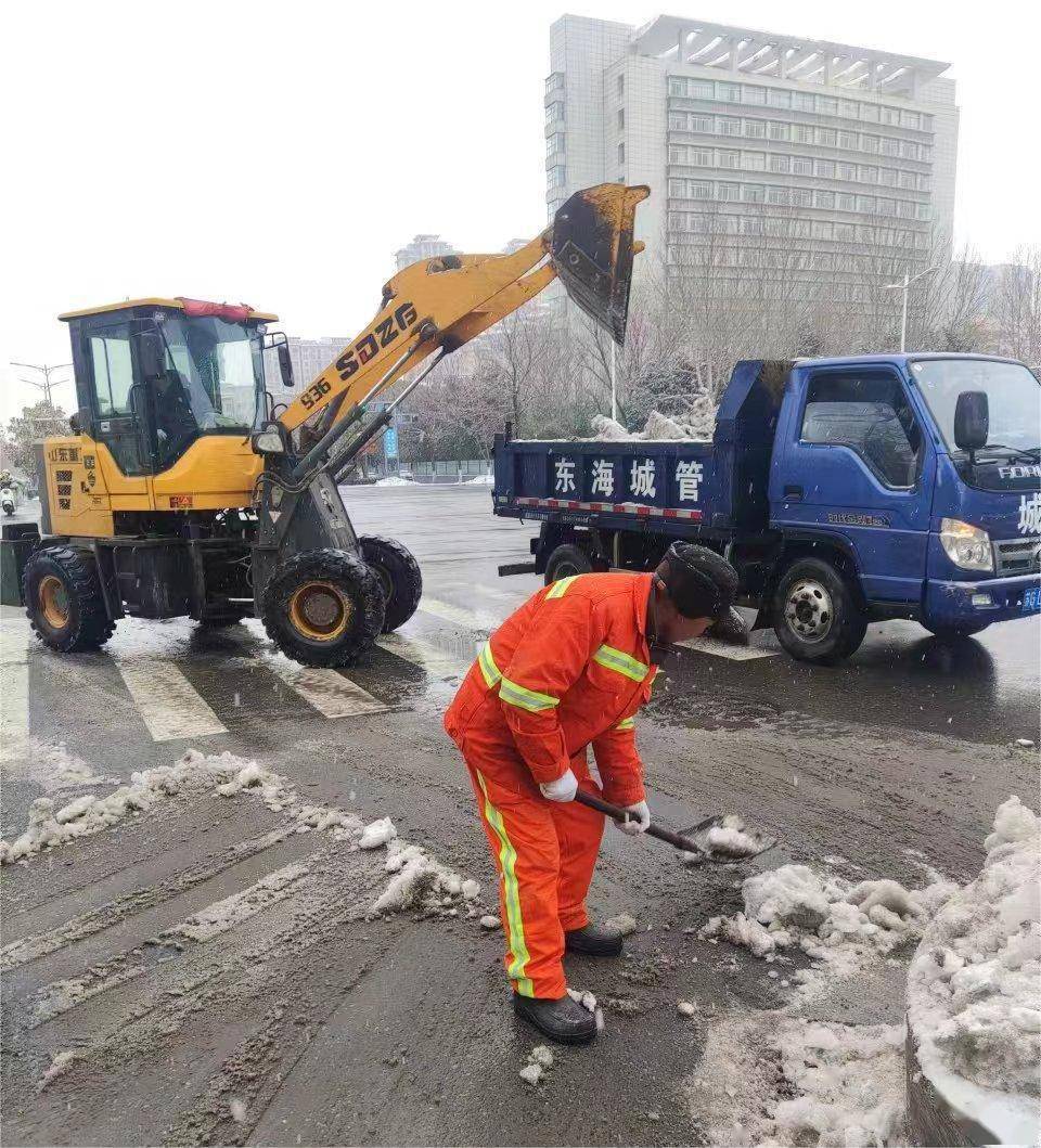 东海县城市管理局:清运冰雪不停歇 复原市容亮底色_工作_环卫_家园