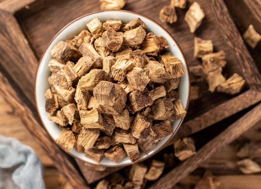 葛根泡水喝的五个功效介绍,这几类人不要喝!_解酒_治疗_作用