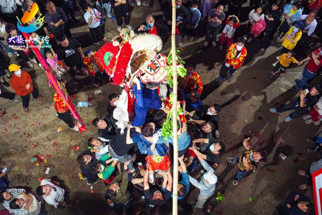 【桂平民俗】正月初十,下湾镇"上灯节"_活动_银牌_人们