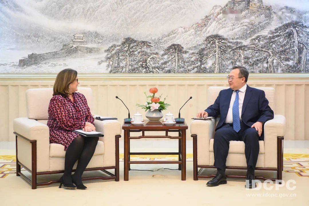 刘建超会见美国商会访华团_发展_北京_会长