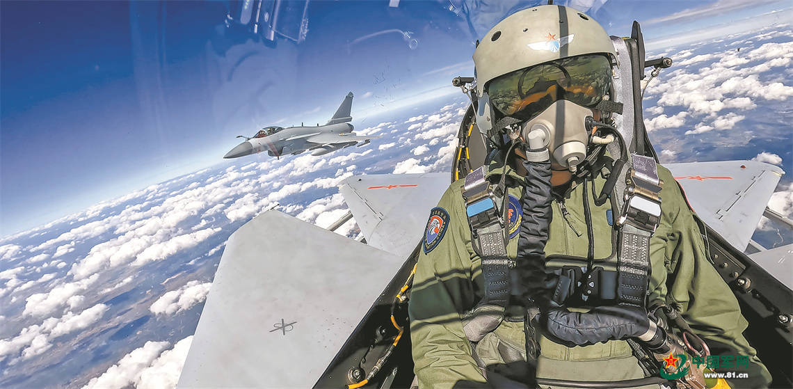 银翼翻飞啸云端——空军航空兵某旅空战对抗训练影像_战机_飞行员