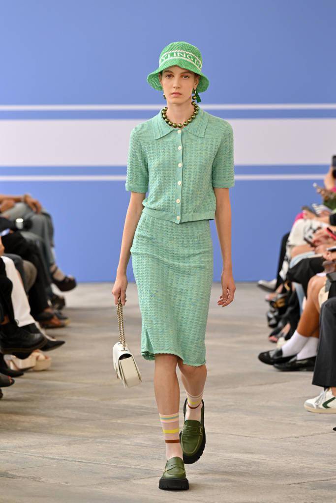 "薄荷曼波"引领春季穿搭趋势_中国_图片_绿色
