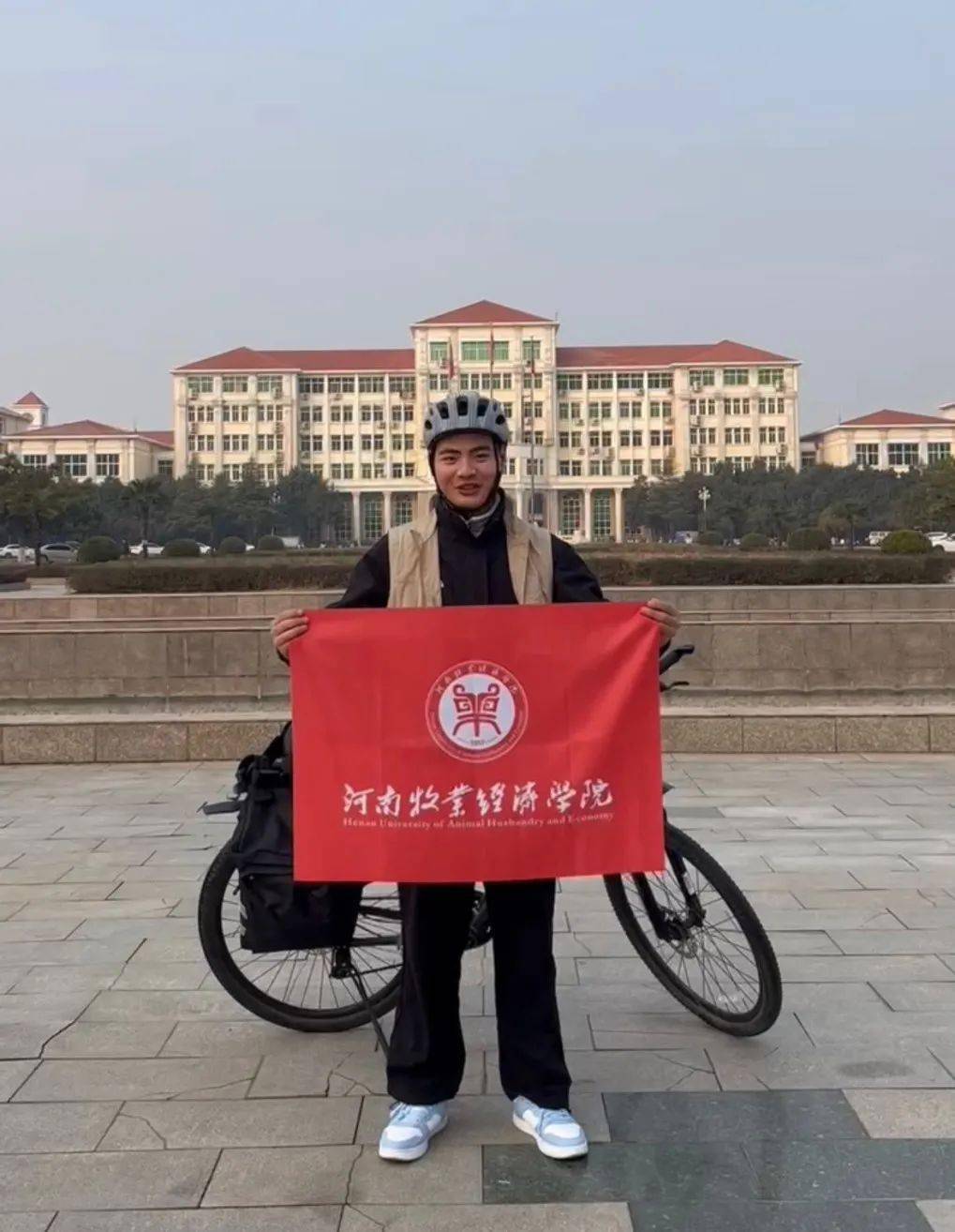 52天!54座城市!4700多公里!河南这名大学生太酷了_黄士_青春_同学