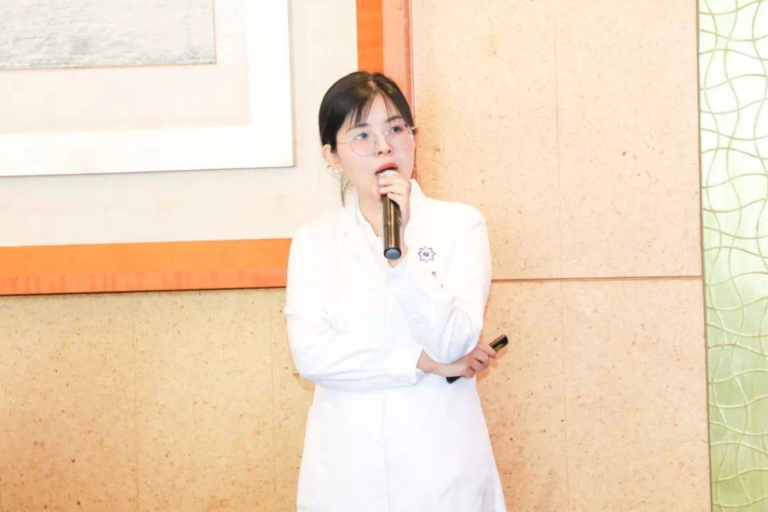 博鳌一龄生命美丽养护中心美丽态综合科主管医生张璇以《效评报告讲解