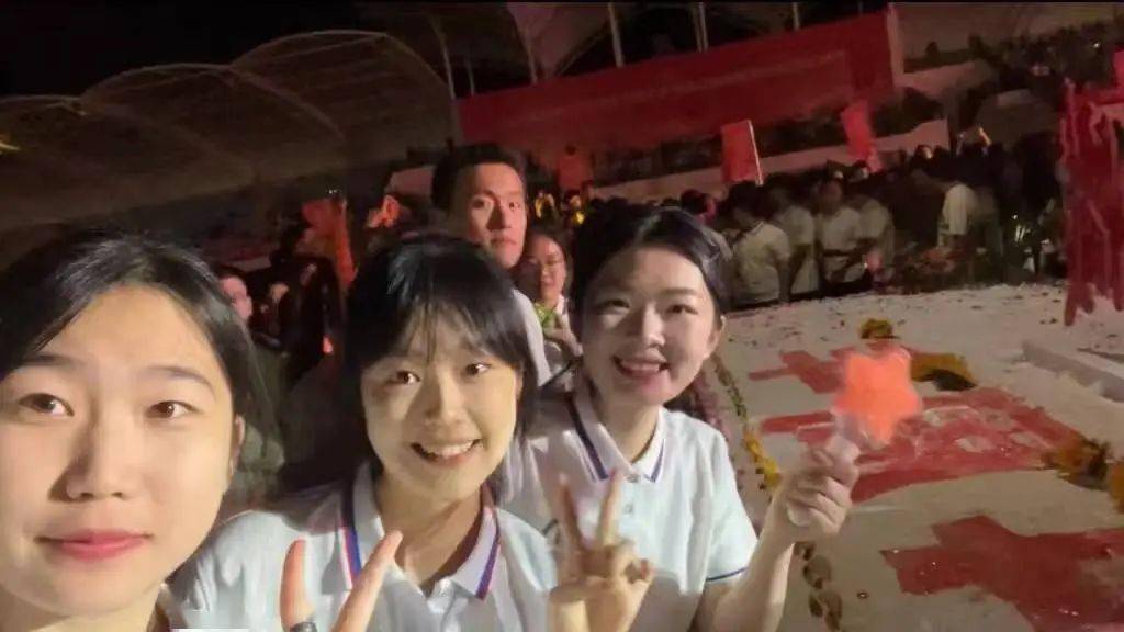 对于我来说,当副班的经历在我大学生活中乃至整个人