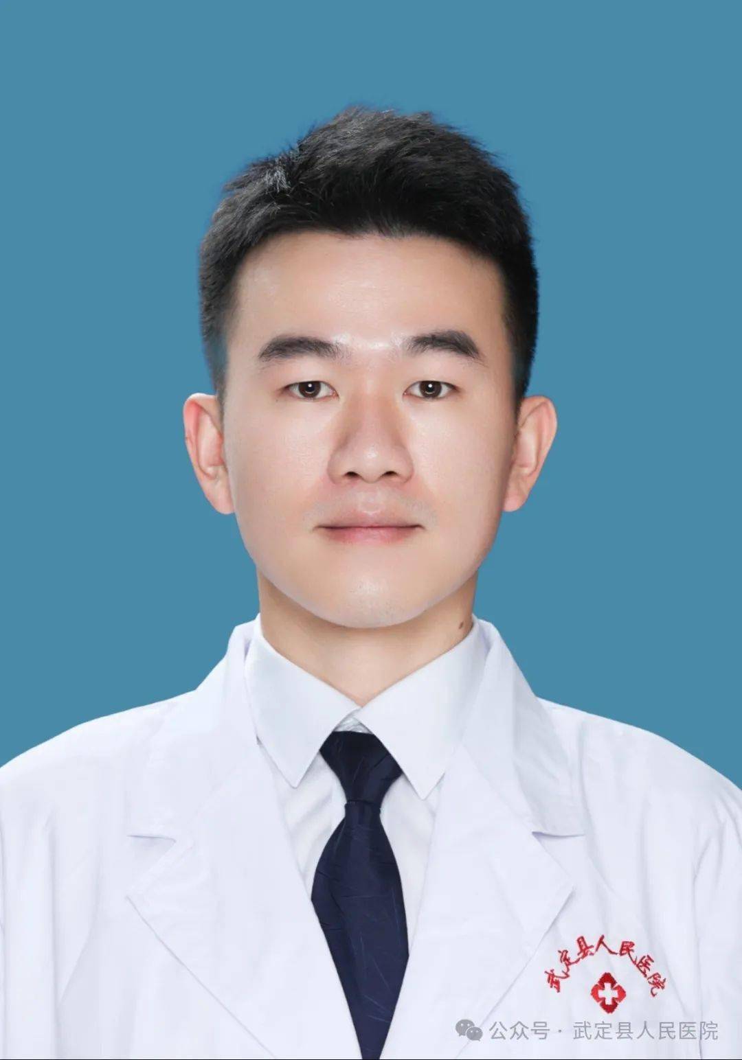 代晓建  中医师毕业于云南中医药大学  针灸推拿学专业云南省针灸学会