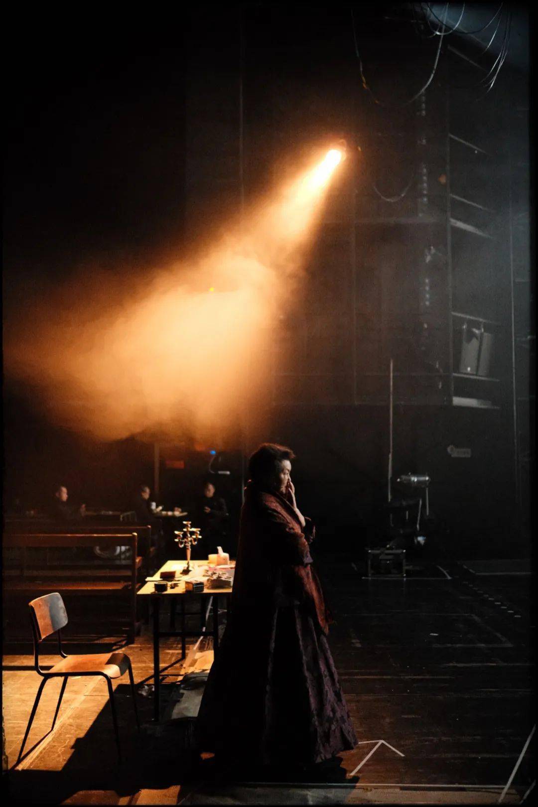 今日首演央华版话剧悲惨世界女演员篇