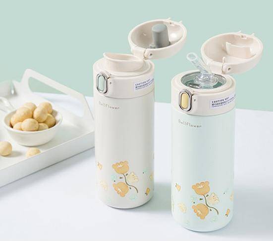 00时尚风铃草图案设计;杯底防滑硅胶底垫有效减缓饮水时出水流速,防止