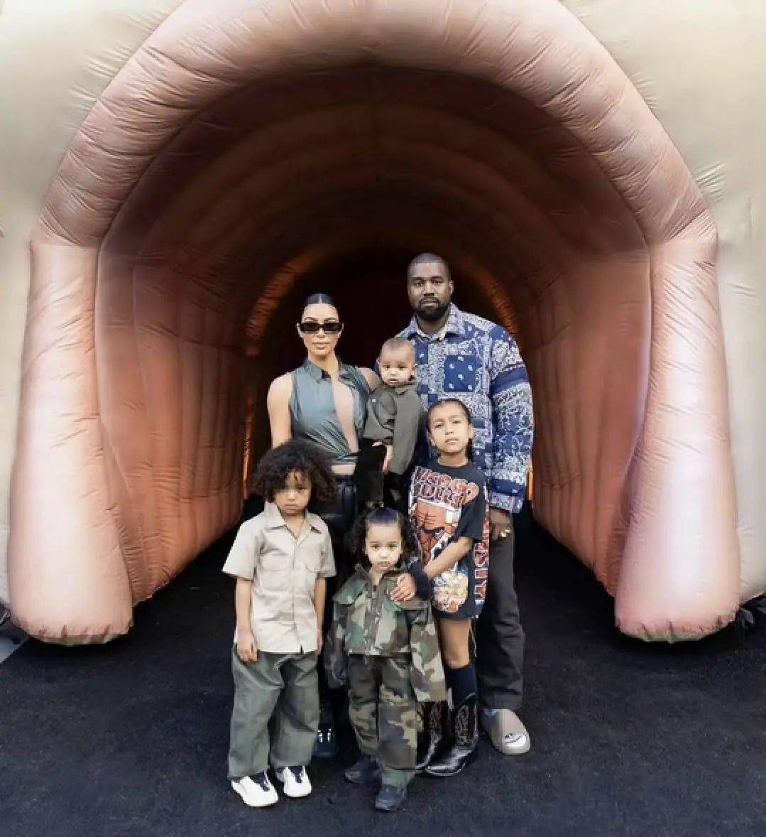 这颜值,确实顶级……_侃爷_nike_air