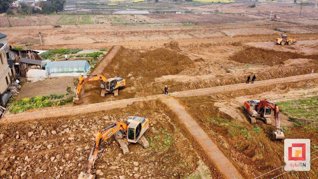 富顺县长滩镇抢抓春耕好时节高标准农田建设如火如荼