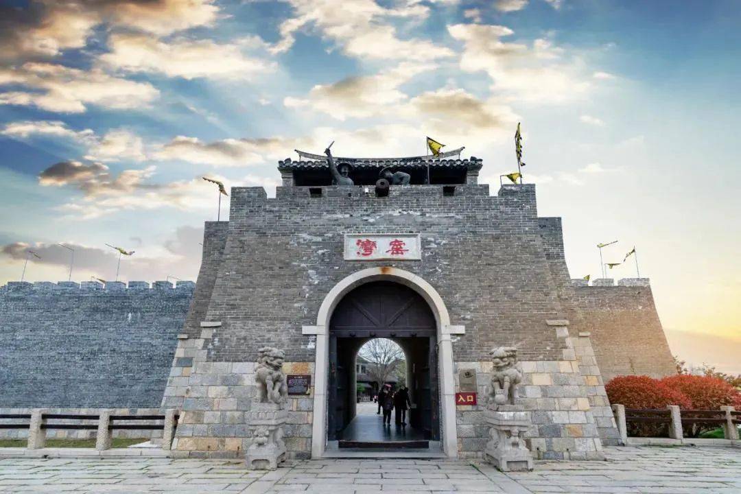 活动时间:3月8日—3月10日潘安湖彩灯大世界优惠活动:双人票38元,送