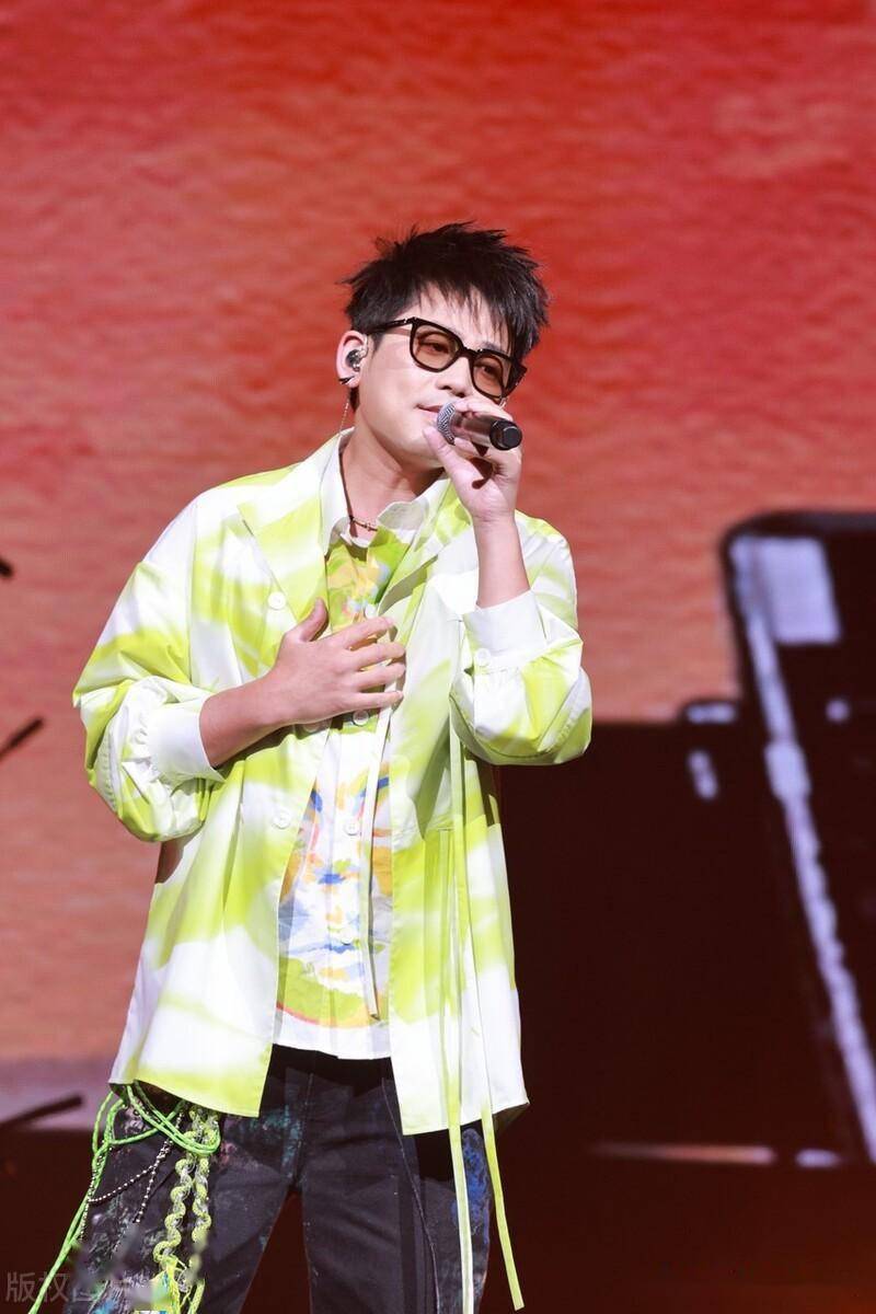 苏醒现身海山日月音乐节现场并表演_中国_歌曲奖_西安市