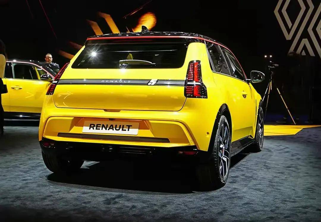 想要东山再起?雷诺版老头乐亮相,能打过五菱吗?_搜狐汽车_搜狐网