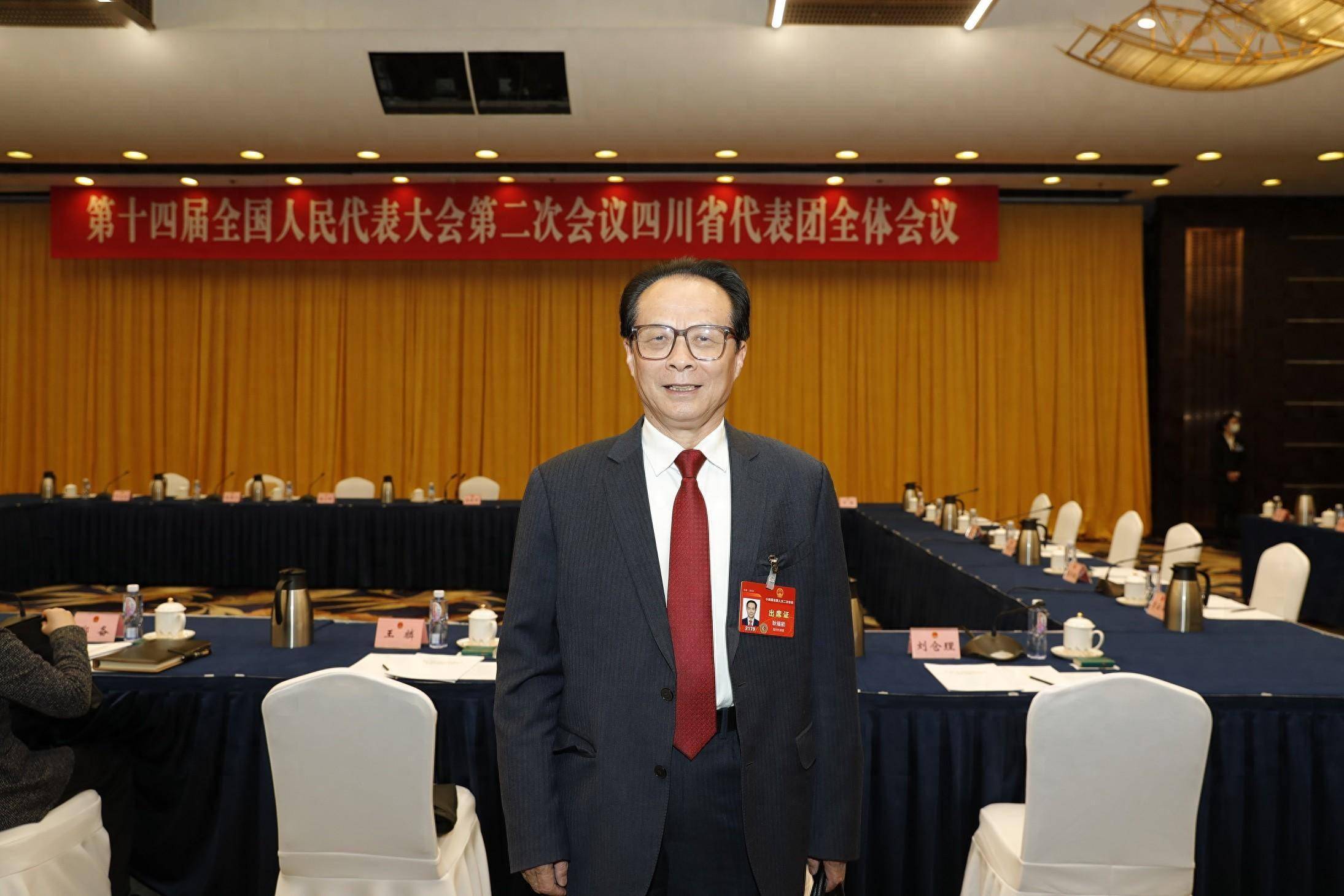 全国人大代表耿福能:加大基层诊所医技能力建设_进行_建议_乡村