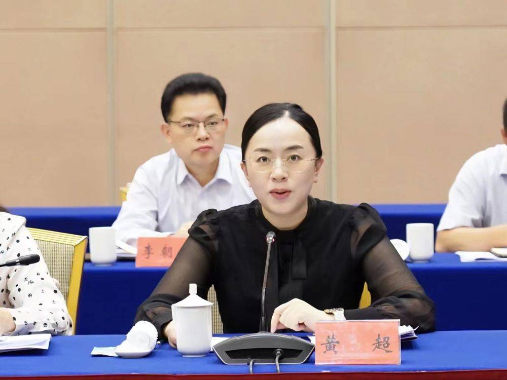 筑梦现代化共绘新图景代表委员履职故事全国人大代表黄超持续推动边境