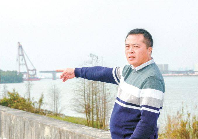 清远连州人唐群辉颁发了慰问奖励证书,褒奖其义举