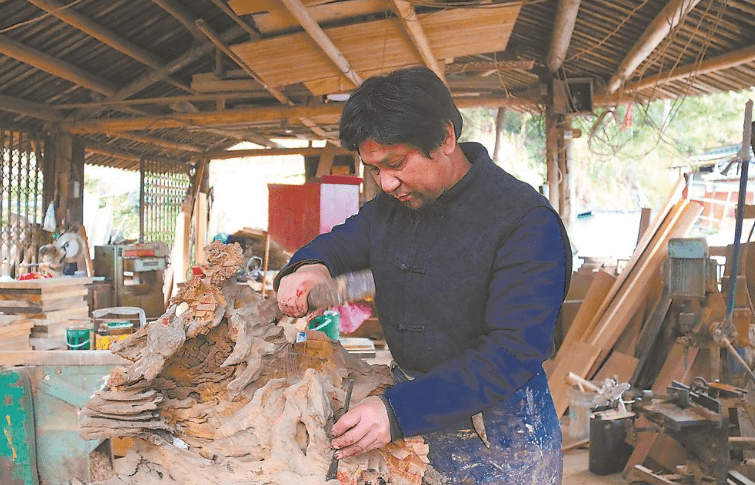 池长主:刀锋千百转 枯木再"逢春"_根雕_雕刻_作品