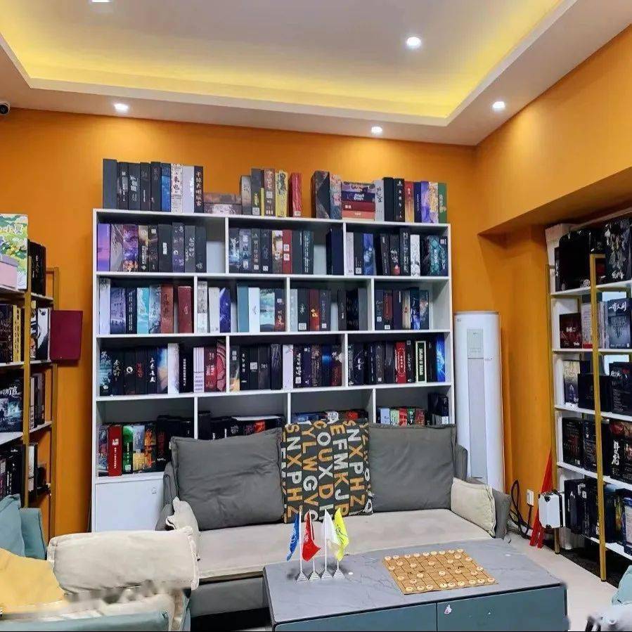 剧本杀最大的特色在于把自己融入角色,融入剧情,融入环境,千万不要把