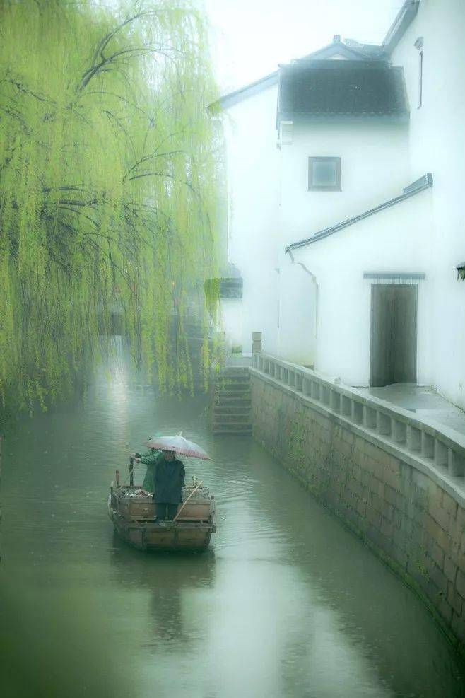 江南烟雨图雨景图片