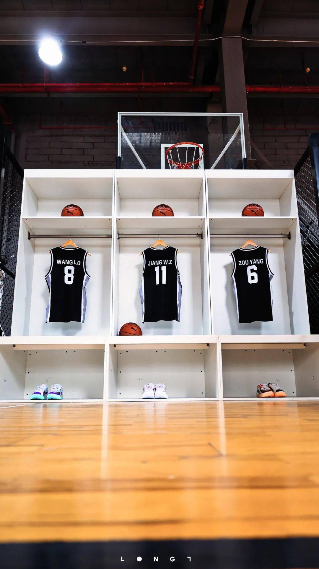 下过cuba总决赛mvp的活动现场我们也采访到了王岚嵚正式加入"彪马帮"!