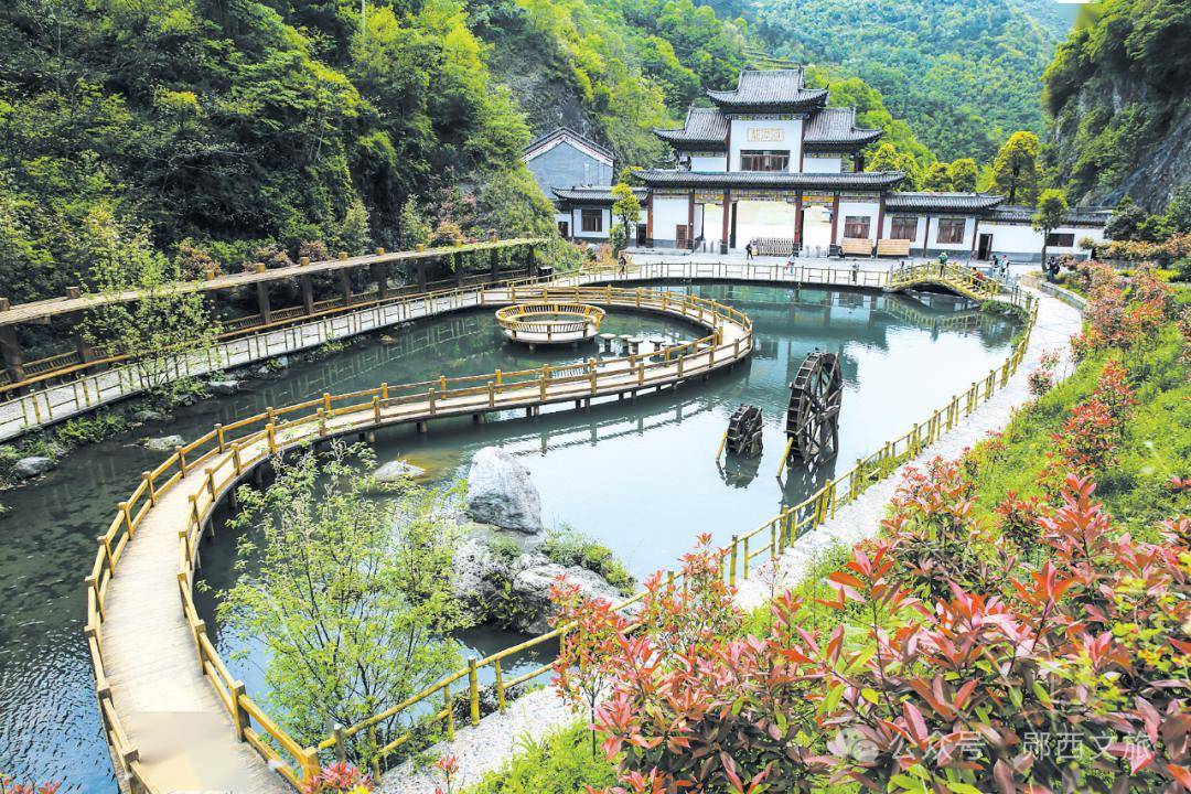 郧西县龙潭河景区为感谢广大市民游客对景区一直以来的关心和支持,也