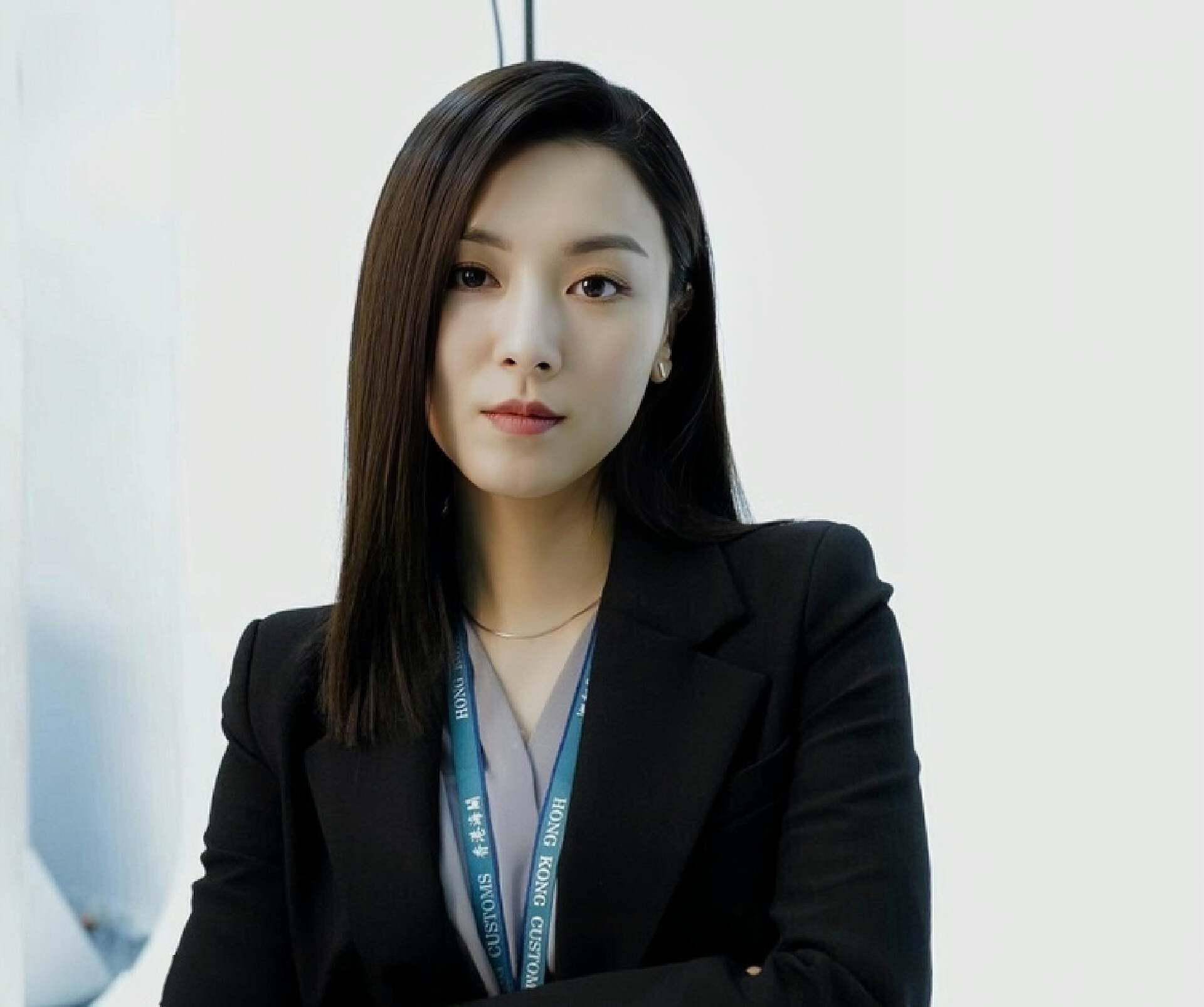 曾志伟儿媳新剧牺牲大,露美背勾引男主,观众:太美丽讨厌不起来_王敏奕