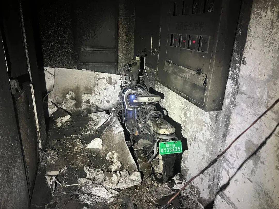 房东被拘!电动车违规充电惹祸端_自行车_蓄电池_火灾