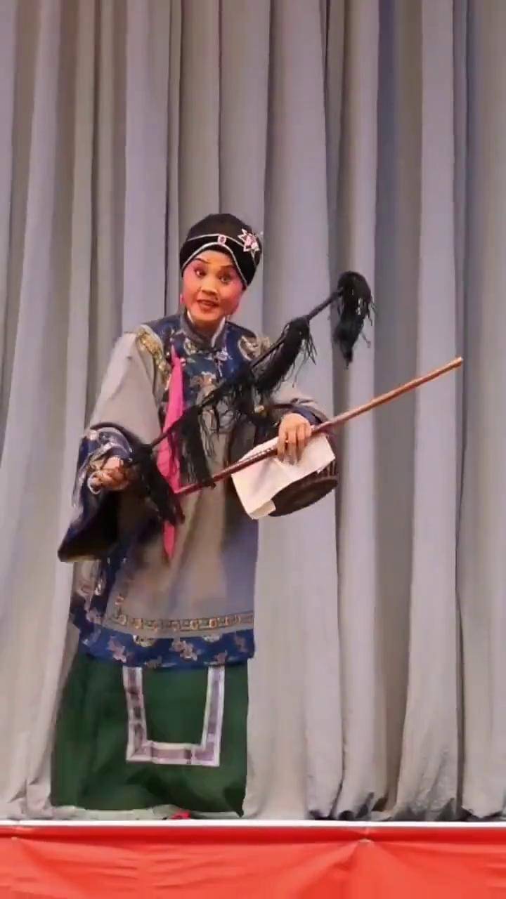 西安三意社著名彩旦演员贾小红(王辅生弟子)演出秦腔折子戏《看女》