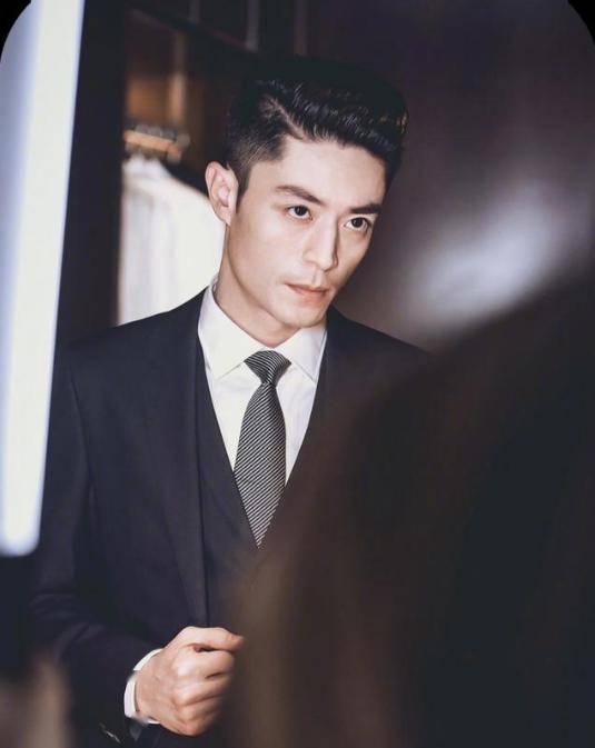 迪丽热巴硬蹭韩素希?霍建华强势复出?郑业成搭上成龙?张铭恩顶级渣男?