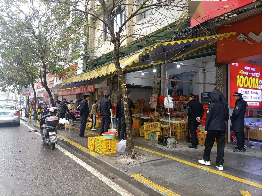 怀集岗坪镇持续开展圩镇重点路段人居环境综合整治行动