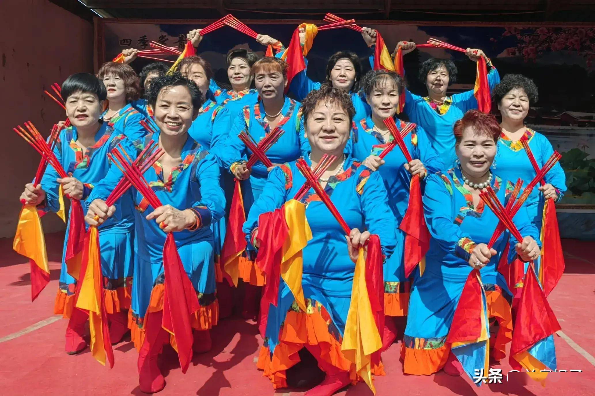 三八妇女节集体节目图片