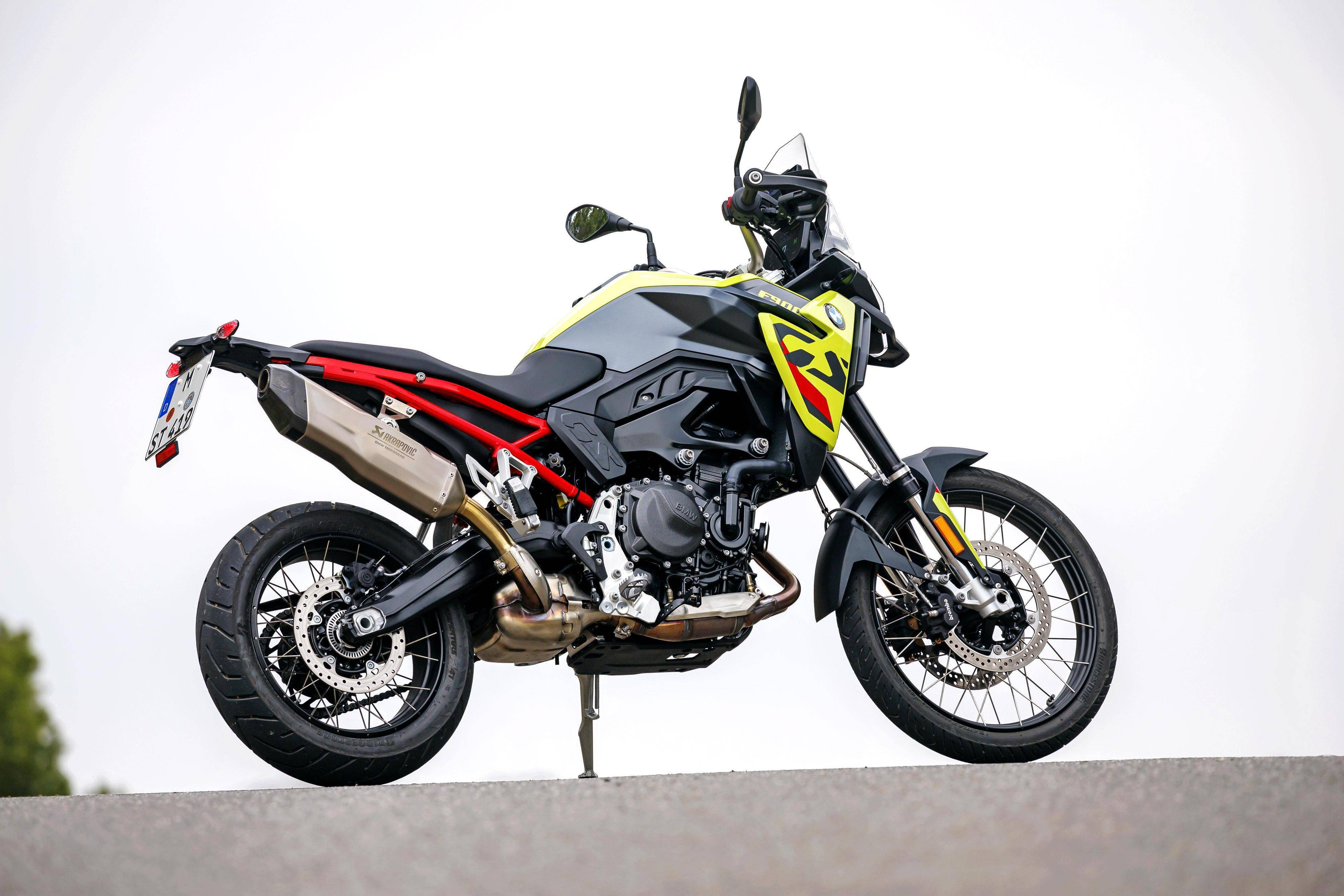 户外特写:宝马摩托 2024 新一代探险车 f 900 gs(1)_搜狐汽车_搜狐网