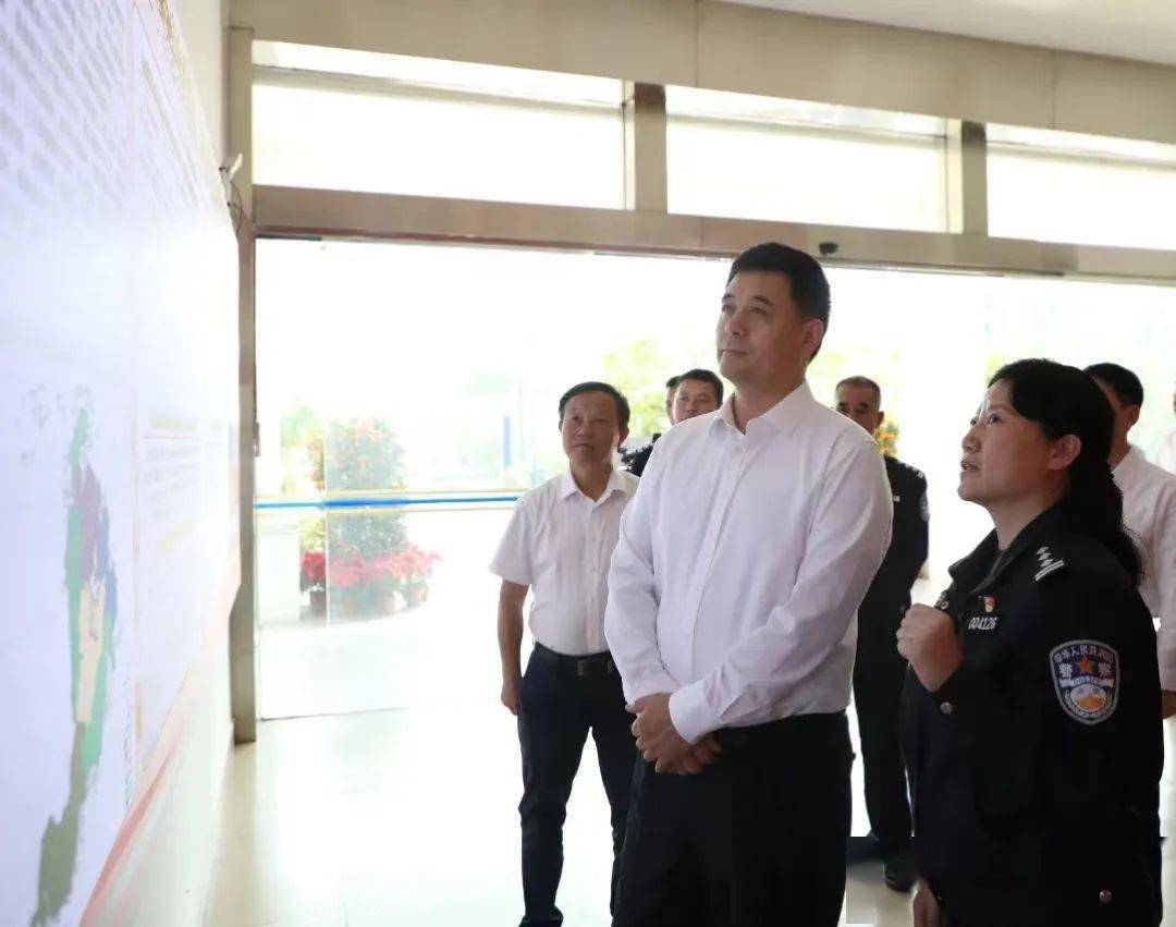 蔡朝晖到白沙调研综合行政执法和公安工作