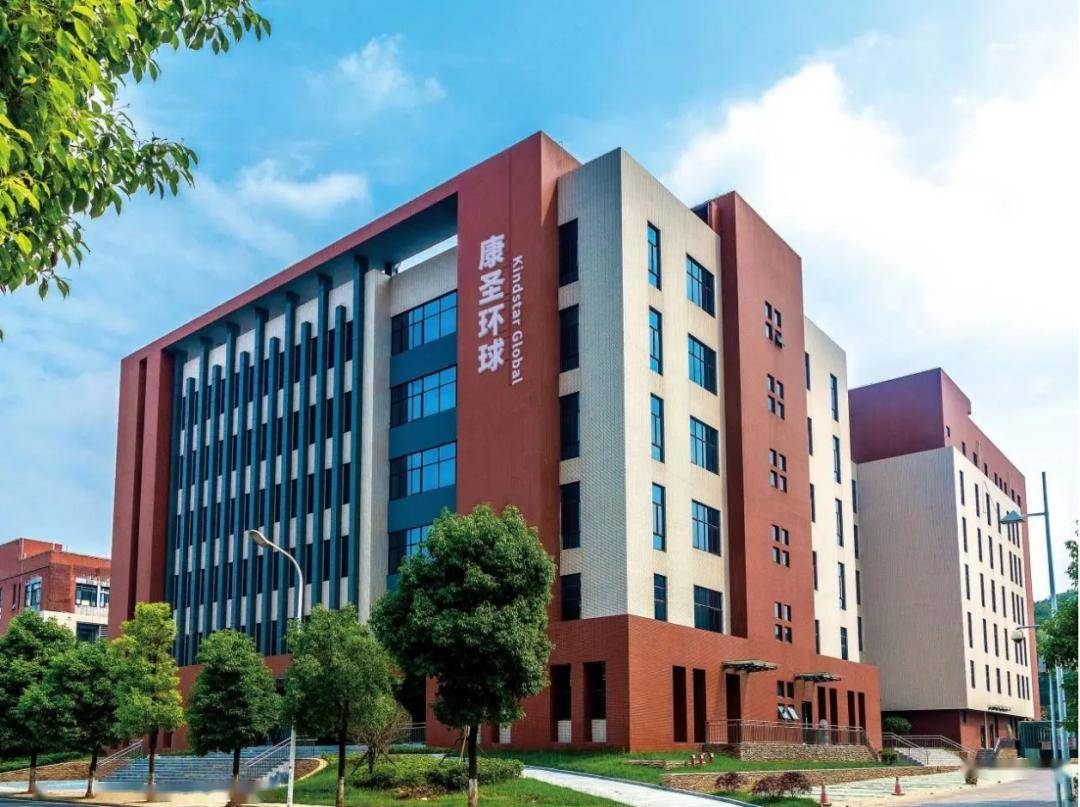 乘空轨看科技馆中国光谷科技商务旅游线路昨日首发