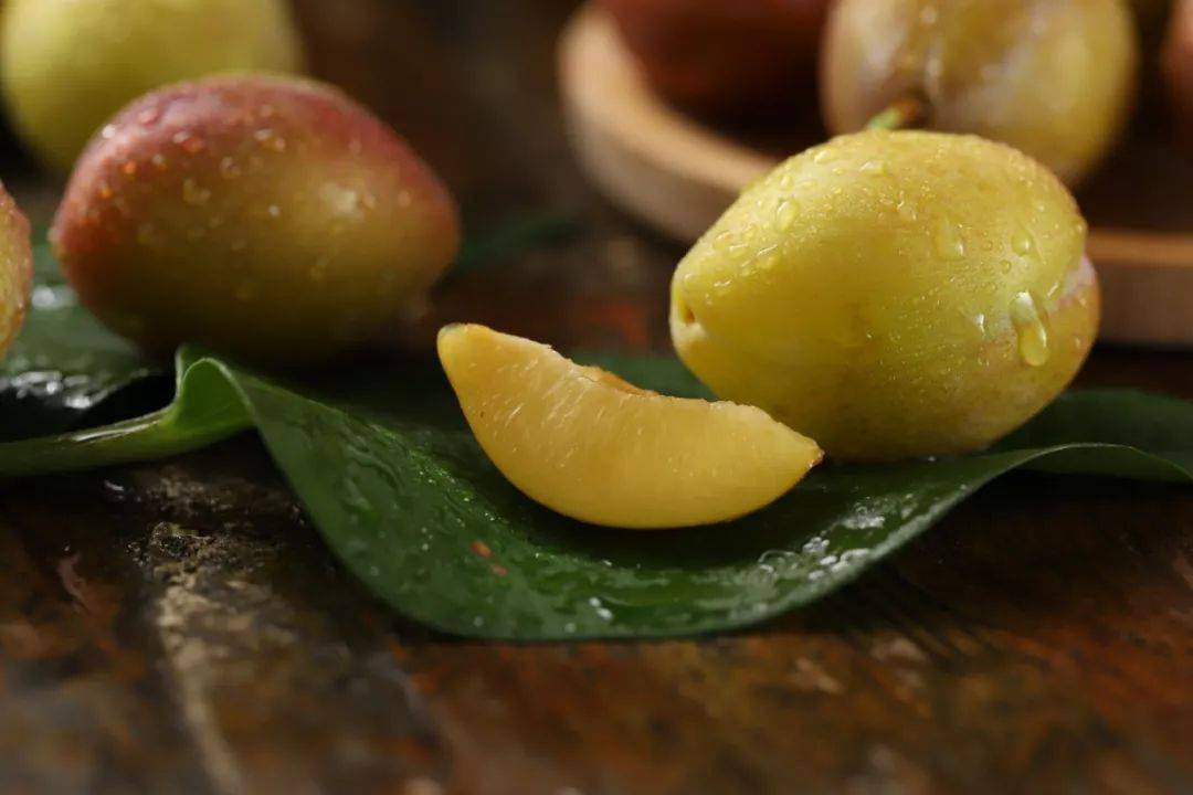 产地食材 ▎智利西梅,它是水果界"紫霞仙子",琥珀般晶莹剔透,入口甜,