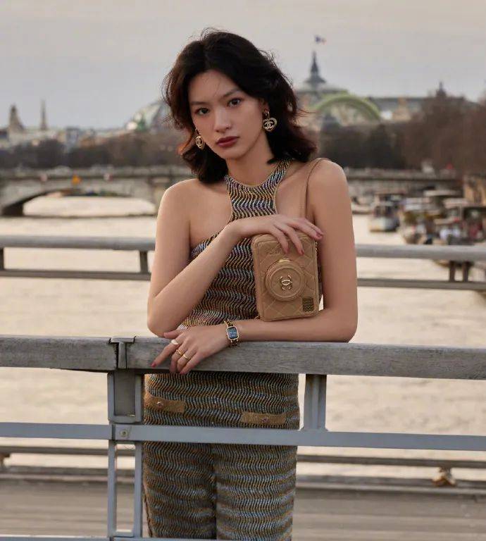 刚出镜品牌全新一季腕表全球广告,jennie又以最新一季2024年春夏高级