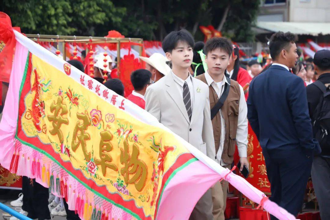 炮篮队锣鼓队老爷回庙恭迎圣驾汕头市潮南区胪岗镇溪头胪溪上厝乡保生